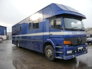 Mercedes_Benz_1828L_Animal_transport_truck_DIESEL